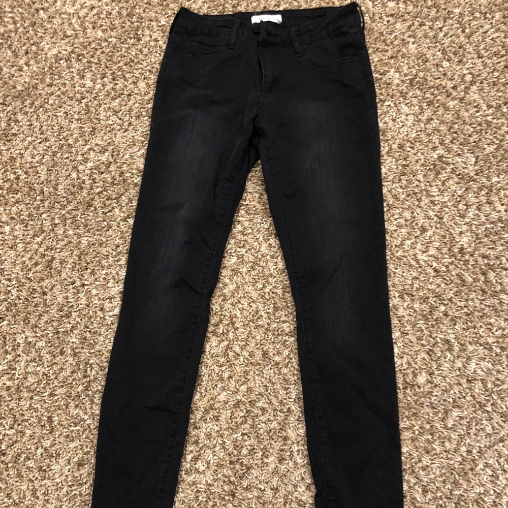 Black skinnies